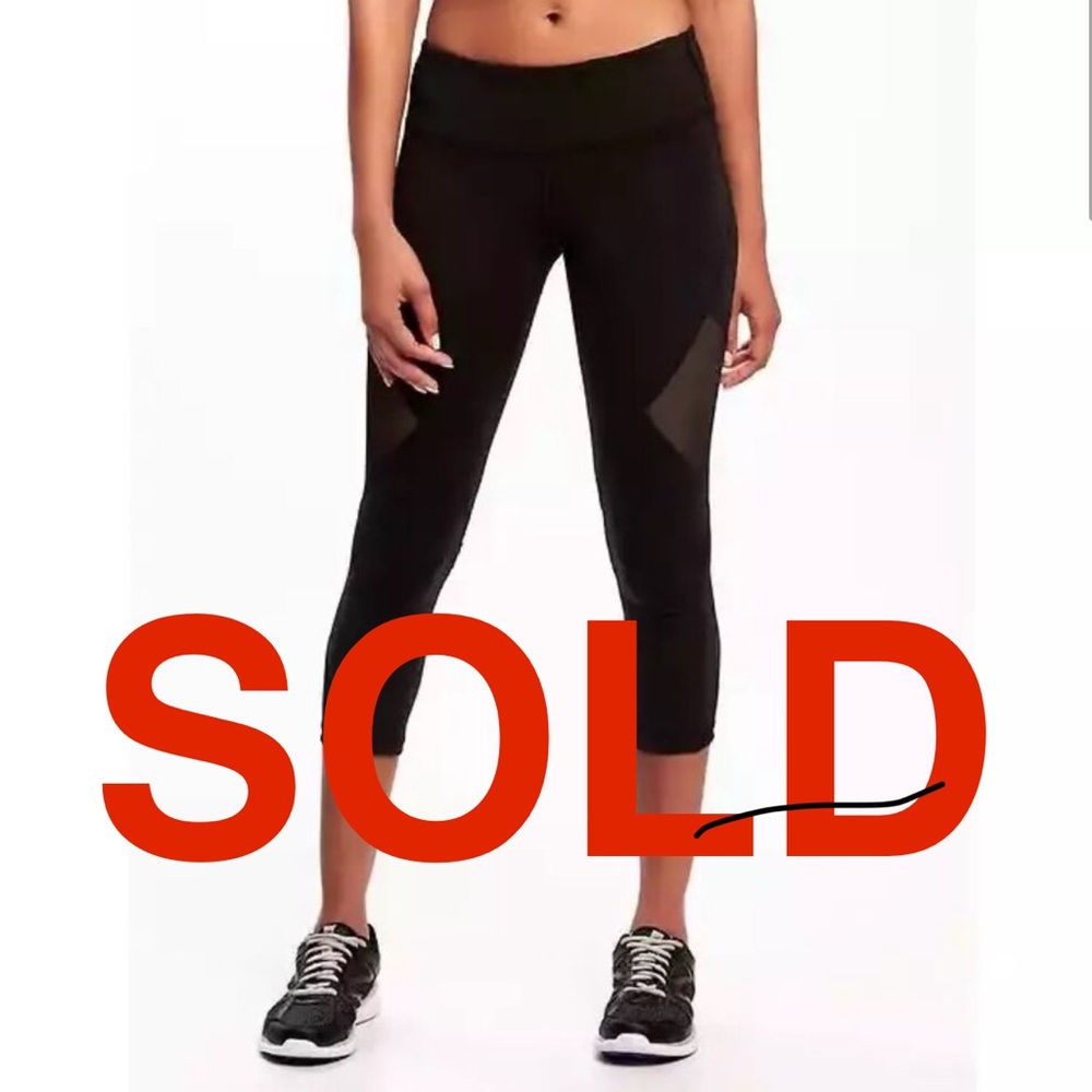 Old Navy Go-Dry Mid Rise Compression Mesh-Panel Crops for Women Black L